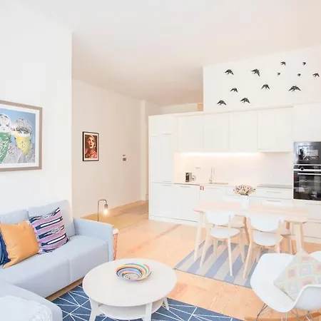 Liiiving In - Haven Pool Apartment *