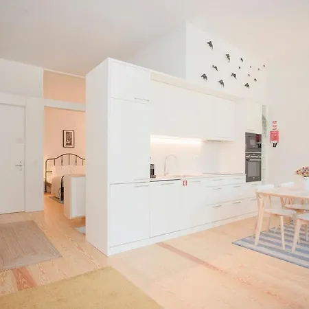 Liiiving In - Haven Pool Apartment Porto