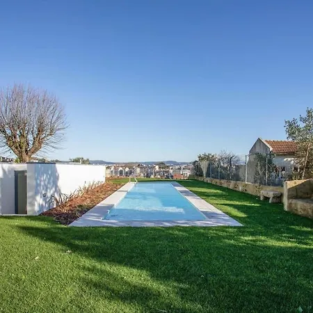 Liiiving In - Haven Pool Apartment